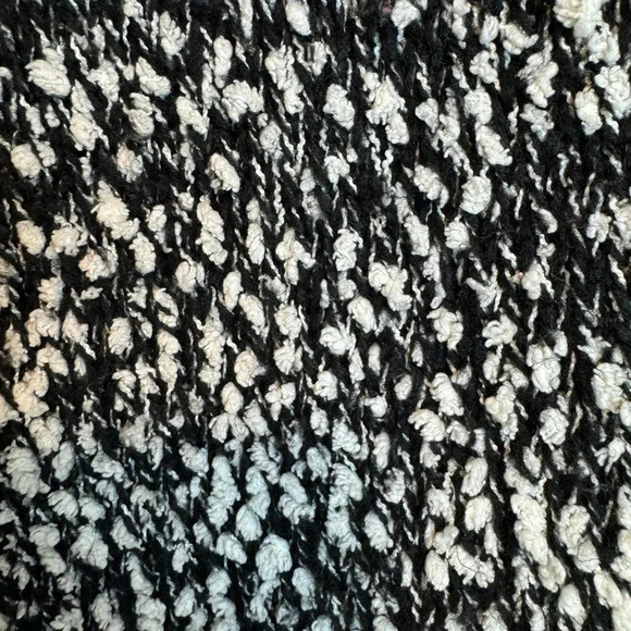 Hollister‎ WOMENS HOODED SWEATER BLACK/OFF-WHITE - Picture 4 of 7